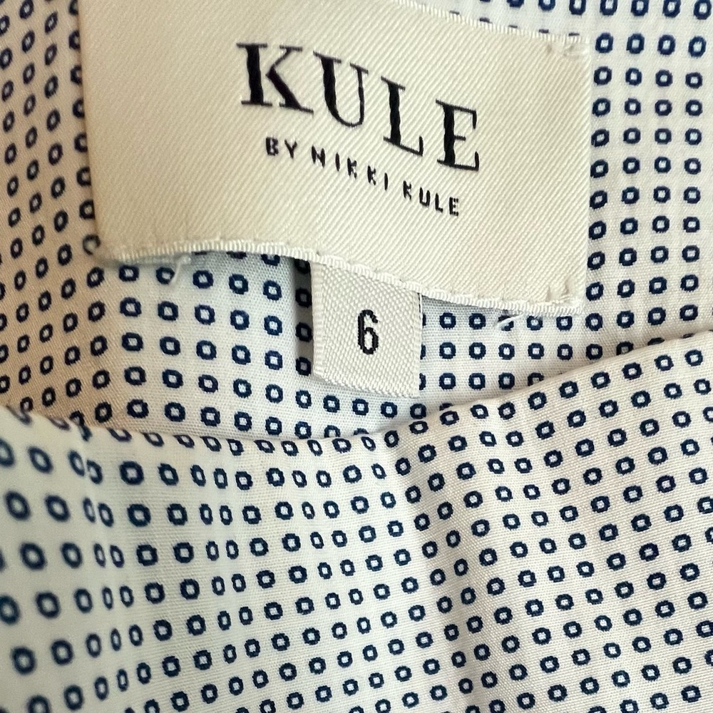 Kule women’s Anthropologie blue and white patterned skirt.  Size 6 - Picture 3 of 6
